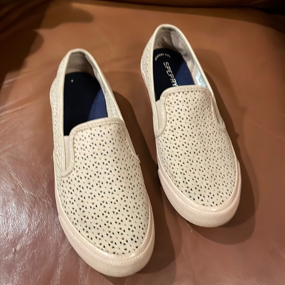 Sperry light pink boat shoes